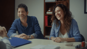 SERIE_LPA_MULE (4) pareja riendo en el consultorio medico