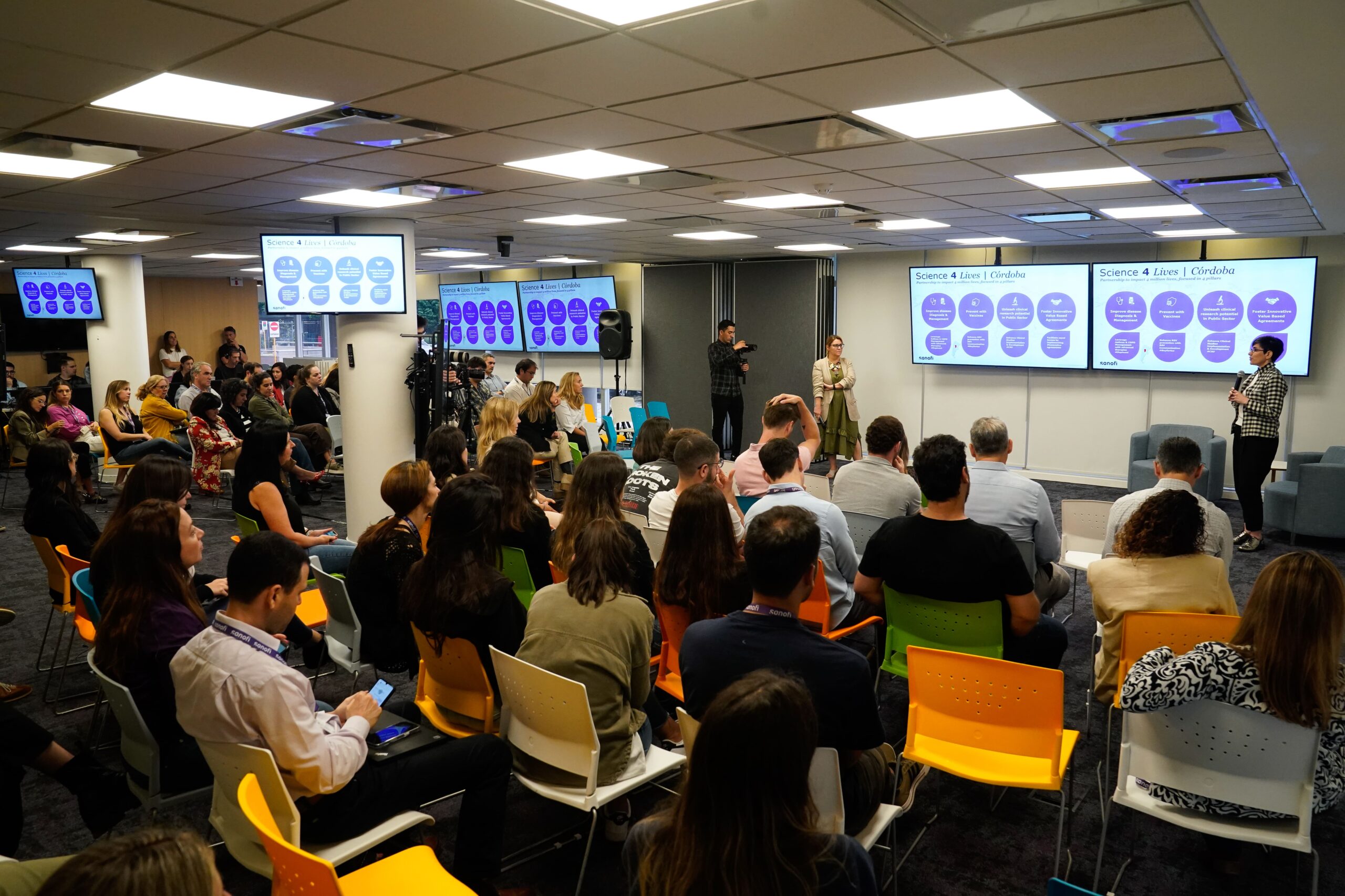 Oficinas Sanofi en su reunión de equipo